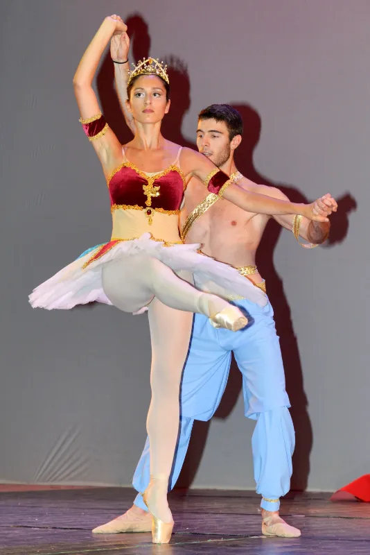 Coppia performance palcoscenico